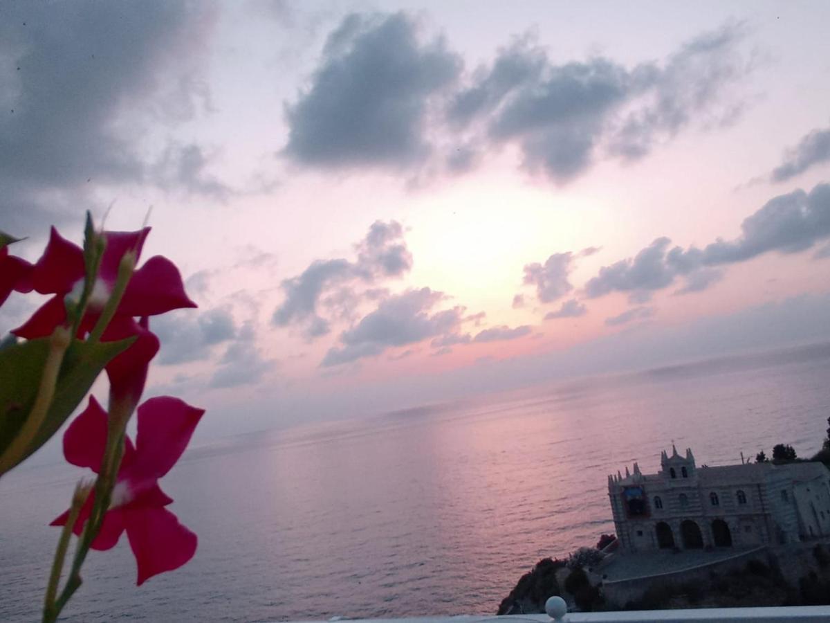 Bluemind Hotell Tropea Exteriör bild